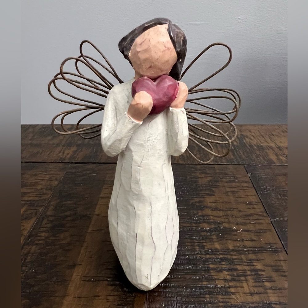Willow Tree ANGEL OF THE HEART Figurine